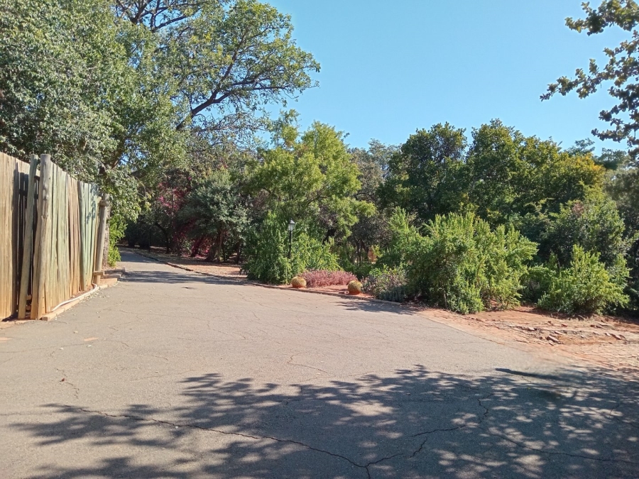 6 Bedroom Property for Sale in Hartbeesfontein North West